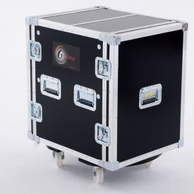 Flightcase touring composite 12U. Fly de régie broadcast, partie rackable et partie rangement Flightcase touring composite 12U. Fly de régie broadcast, partie rackable et partie rangement