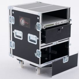 Flightcase touring composite 12U avec structure Alu (tube carré). Fly de régie broadcast, partie rackable et partie rangement Flightcase touring composite 12U avec structure Alu (tube carré). Fly de régie broadcast, partie rackable et partie rangement