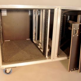 Double flightcase Avec 2 cage rack Double flightcase Avec 2 cage rack