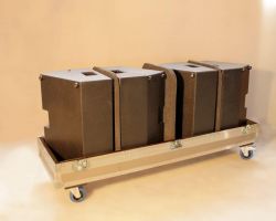 Flightcase avec 4 compartiments avec mousse haute densité de 20 mm Flightcase avec 4 compartiments avec mousse haute densité de 20 mm