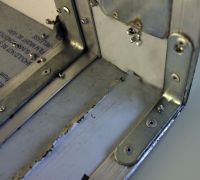 Équerre de renfort pour rigidifier le flightcase Équerre de renfort pour rigidifier le flightcase