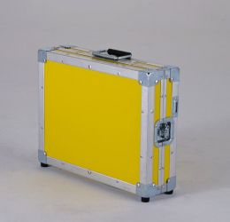 Valise composite rouge, rangements divers Valise composite rouge, rangements divers