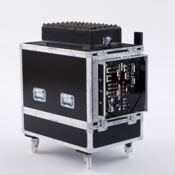 Pour accéder à la machine ou son installation, il y a 2 capots, système de SAS Pour accéder à la machine ou son installation, il y a 2 capots, système de SAS