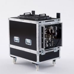 Second capot, en réel pour installer la machine c’est plus aisé avec le fly couché. La machine est fixée avec des glissières. Second capot, en réel pour installer la machine c’est plus aisé avec le fly couché. La machine est fixée avec des glissières.