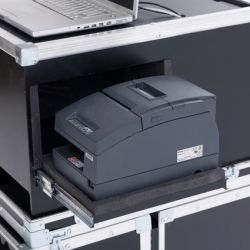 En rappel le laptop reste intégré au fly via velcro Vue plateau coulissant (imprimante) En rappel le laptop reste intégré au fly via velcro Vue plateau coulissant (imprimante)