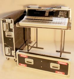 Flightcase / flycase console yamaha Vue ensemble Flightcase / flycase console yamaha Vue ensemble
