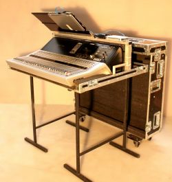 Flightcase / flycase console + Dual lock pour maintient des éléments Flightcase / flycase console + Dual lock pour maintient des éléments
