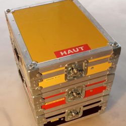 Valise flightcase légère, Empilable avec plateau roulant en option + sangle arrimage Valise flightcase légère, Empilable avec plateau roulant en option + sangle arrimage