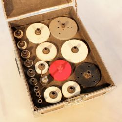 Valise flightcase légère, Pour trépan, Mousse usiné au format des trépans Valise flightcase légère, Pour trépan, Mousse usiné au format des trépans