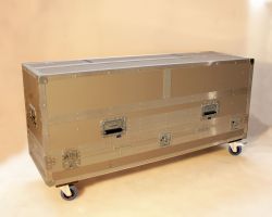 Flightcase pour Pour 4 retours Djeconcept. Gain de place dans le camion et évite d’empiler 2 flys de 2 enceintes Flightcase pour Pour 4 retours Djeconcept. Gain de place dans le camion et évite d’empiler 2 flys de 2 enceintes