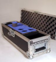 Flightcase pour 10 micros + 4 DI + accessoires. Flightcase pour 10 micros + 4 DI + accessoires.