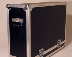 Flightcase avec capot type cloche ou « capot chaussette » Flightcase avec capot type cloche ou « capot chaussette »