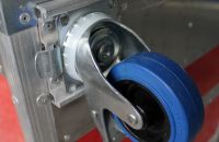 roulette pivotante bleu guitel 100mm pour flight case roulette pivotante bleu guitel 100mm pour flight case