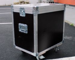 Contre plaqué 8 mm filmé marron type betonex bois de bouleau Contre plaqué 8 mm filmé marron type betonex bois de bouleau