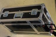 Réalisation de poignée téléscopique encastrée pour flight case Réalisation de poignée téléscopique encastrée pour flight case