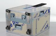 Poignée rabattante pour flight case Trolley sur 4 roulettes Poignée rabattante pour flight case Trolley sur 4 roulettes