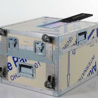 Fly case type trolley sur 4 roulettes motrices Fly case type trolley sur 4 roulettes motrices