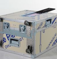 Fly case type trolley sur 4 roulettes motrices Fly case type trolley sur 4 roulettes motrices