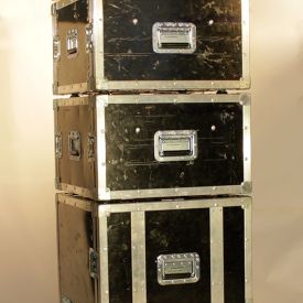 Rack 19 pouces empilés avec ouverture frontale possible Rack 19 pouces empilés avec ouverture frontale possible