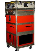 flightcase pieds de micro + valise micro empilable - le plateau roulant est escamotable et peut servir pour les flys type malle flightcase pieds de micro + valise micro empilable - le plateau roulant est escamotable et peut servir pour les flys type malle